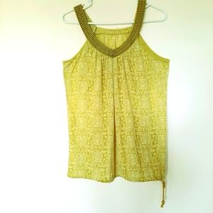 Yellow 2 toned v-neck halter top. LIKE NEW